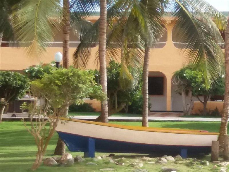 Отель Portofino Complex Playa El Agua Экстерьер фото